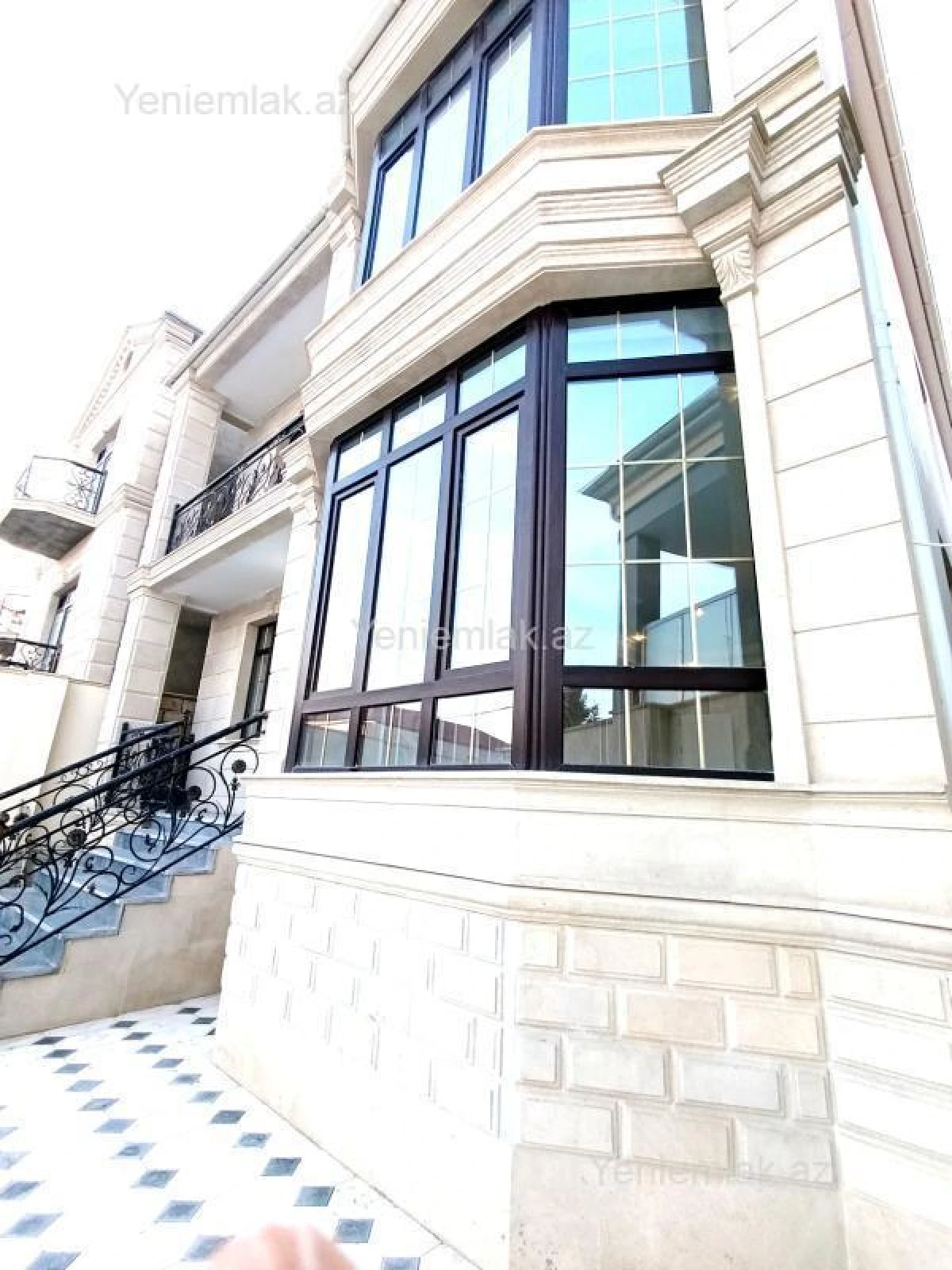 Satılır 6 otaqlı həyət evi 250 m²