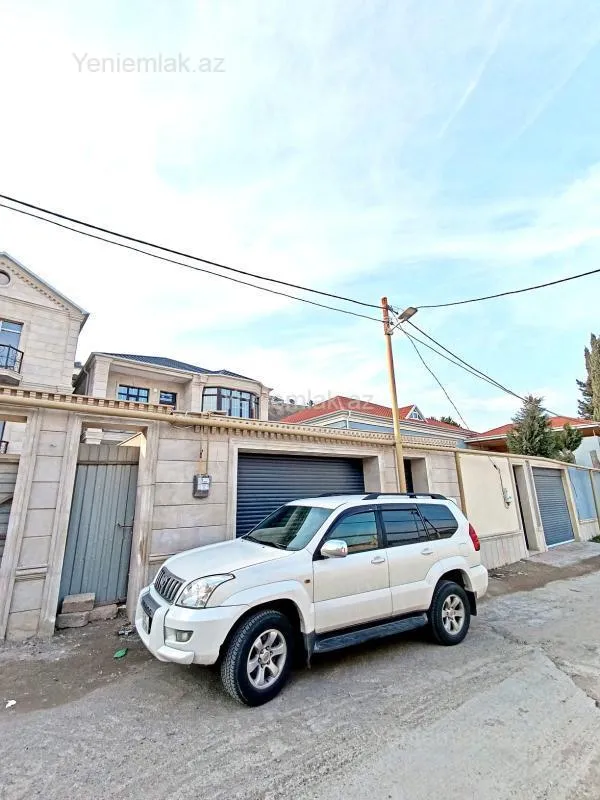 Satılır 6 otaqlı həyət evi 250 m²
