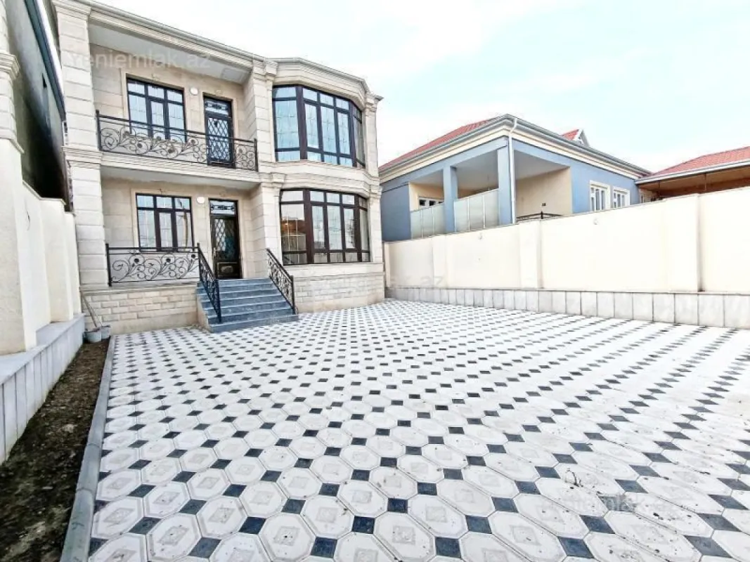 Satılır 6 otaqlı həyət evi 250 m²