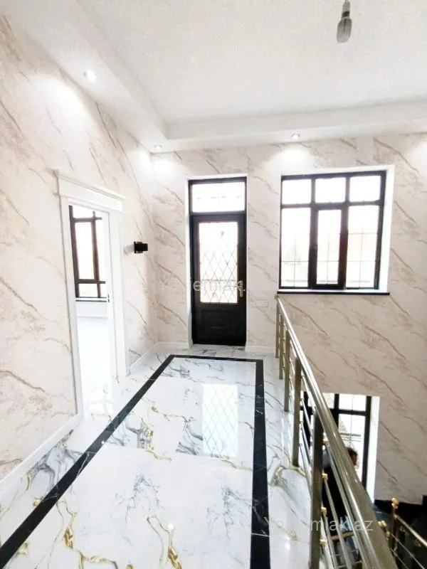 Satılır 6 otaqlı həyət evi 250 m²