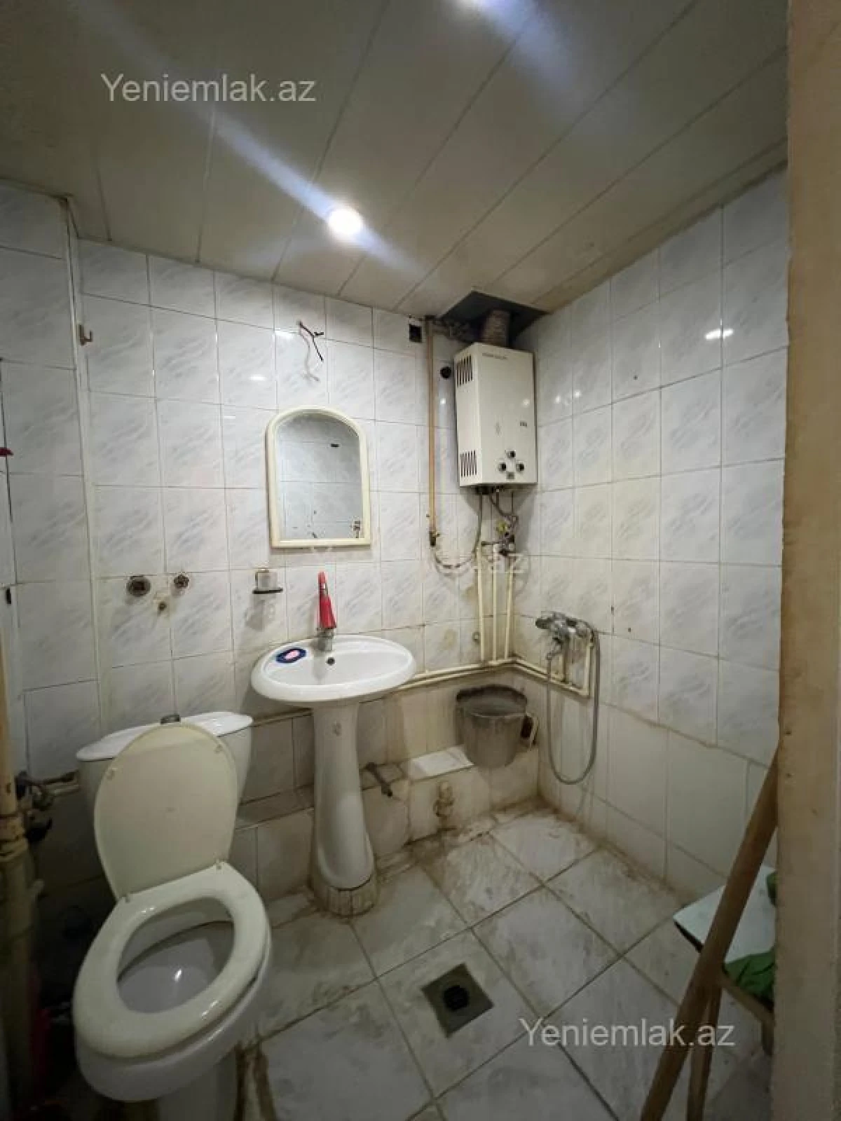 Satılır 2 otaqlı köhnə tikili 57 m²
