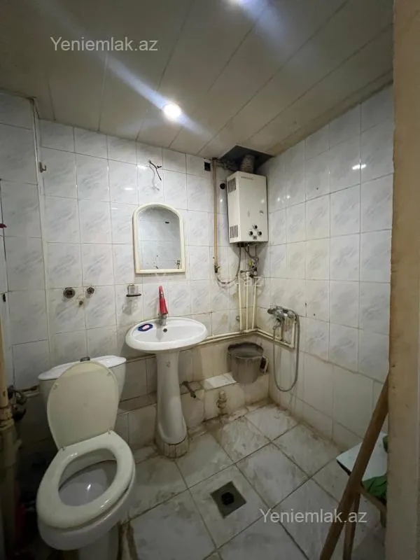 Satılır 2 otaqlı köhnə tikili 57 m²