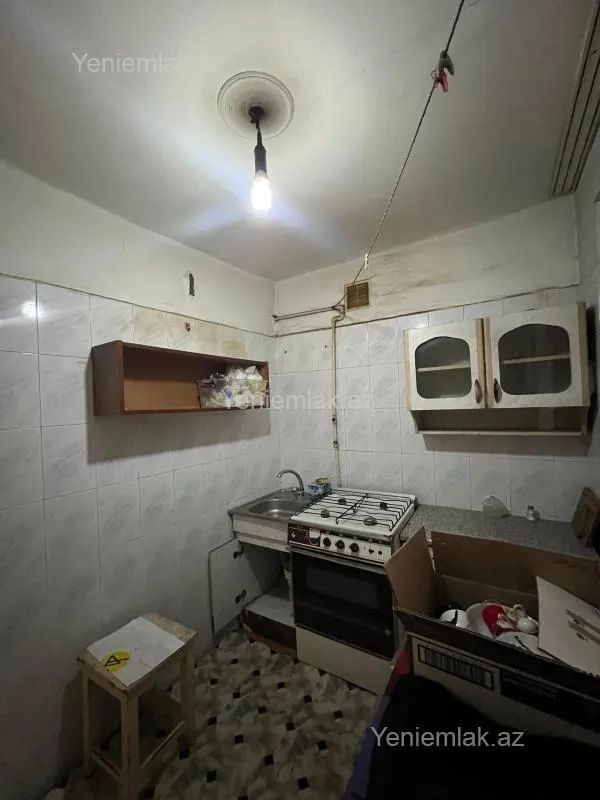 Satılır 2 otaqlı köhnə tikili 57 m²