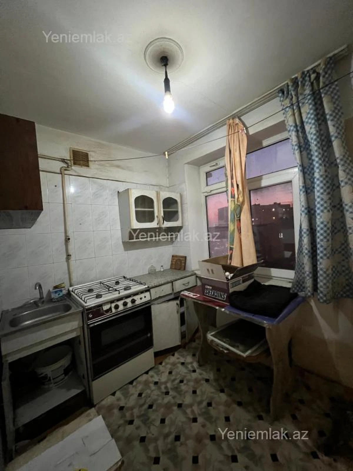 Satılır 2 otaqlı köhnə tikili 57 m²