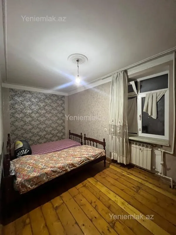 Satılır 2 otaqlı köhnə tikili 57 m²