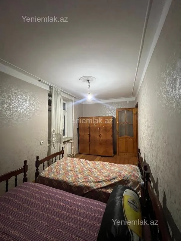 Satılır 2 otaqlı köhnə tikili 57 m²
