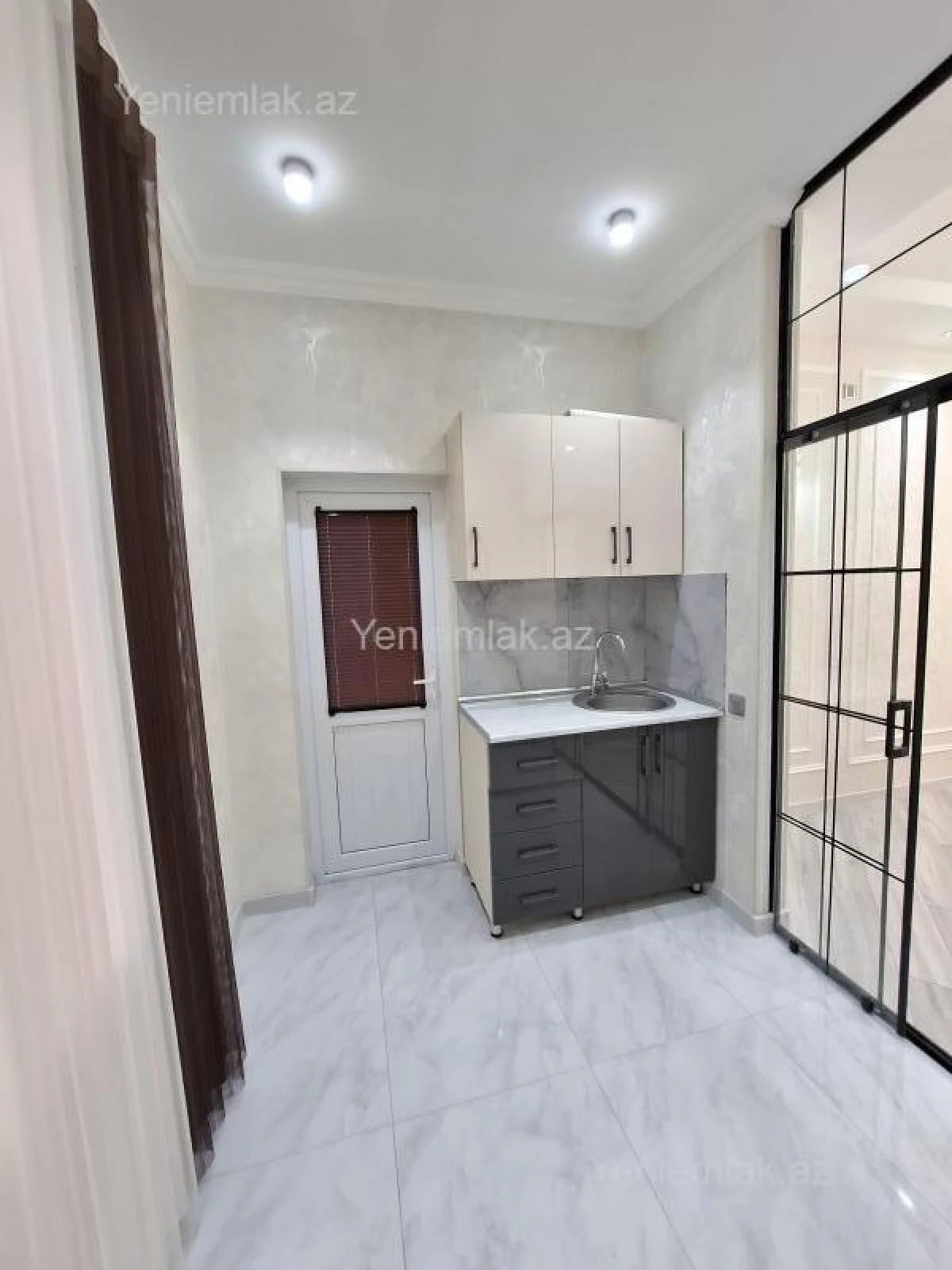 Satılır 2 otaqlı yeni tikili 65 m²