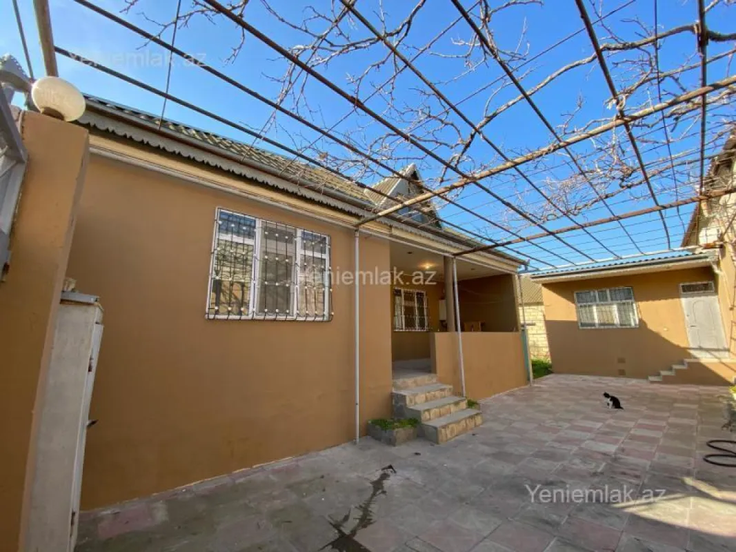 Satılır 4 otaqlı həyət evi 115 m²
