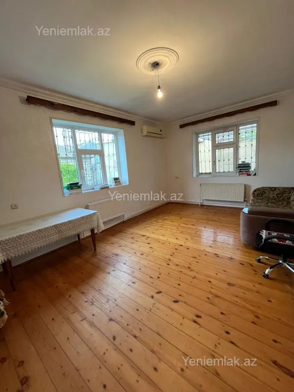 Satılır 4 otaqlı həyət evi 115 m²
