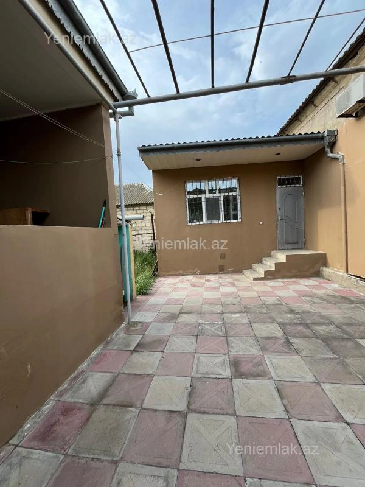 Satılır 4 otaqlı həyət evi 115 m²