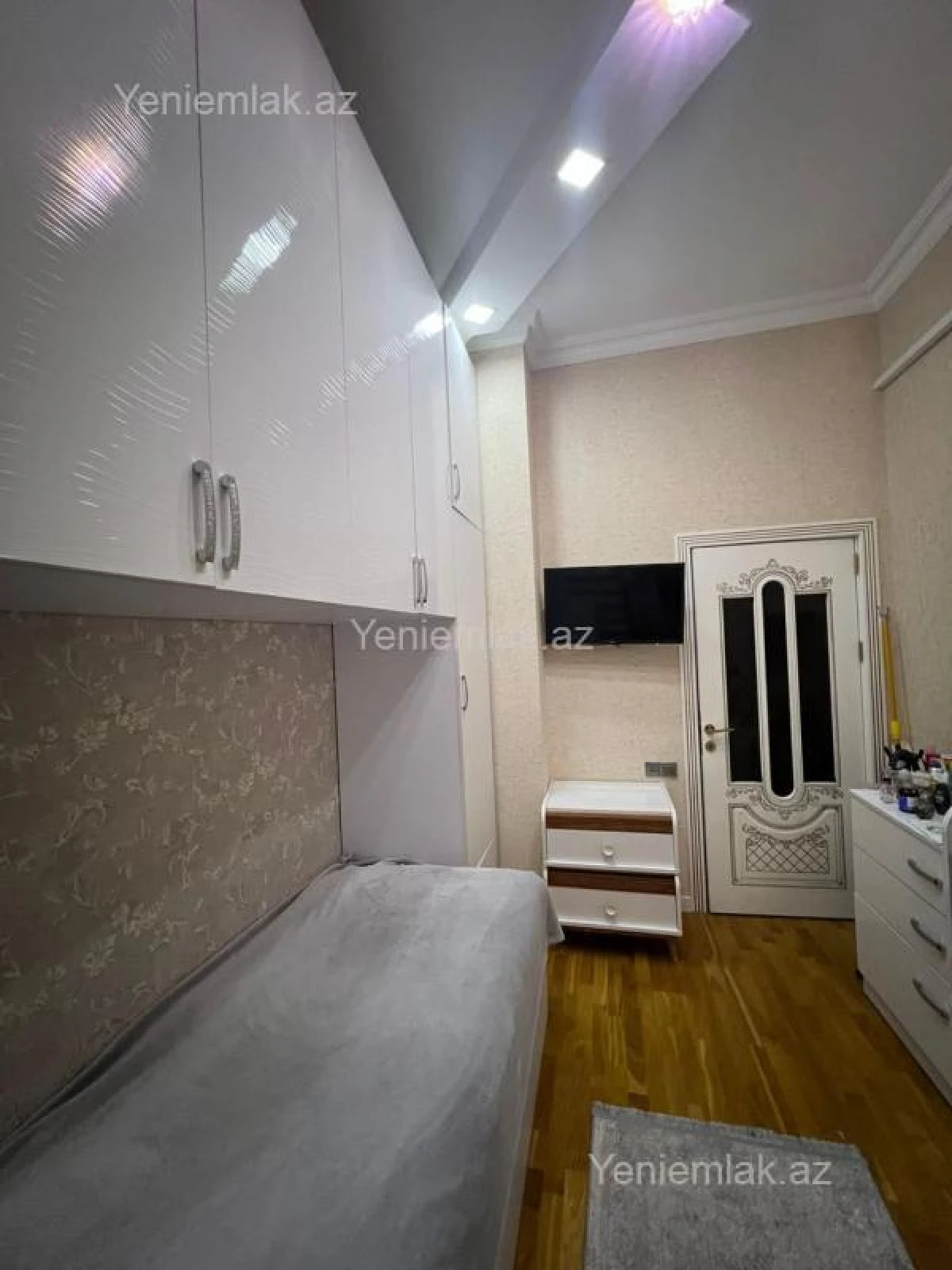 Satılır 2 otaqlı yeni tikili 60 m²