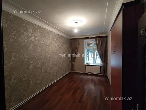 Satılır 2 otaqlı köhnə tikili 55 m²
