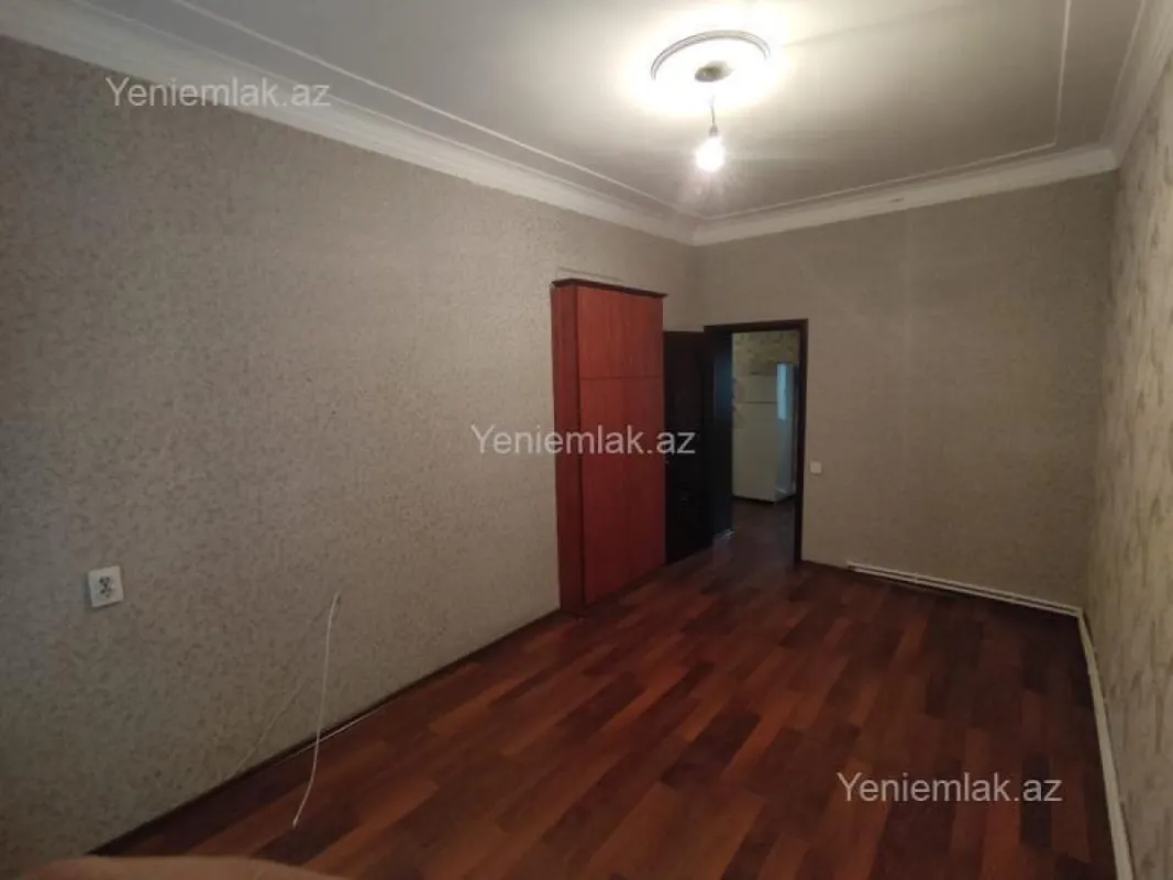 Satılır 2 otaqlı köhnə tikili 55 m²