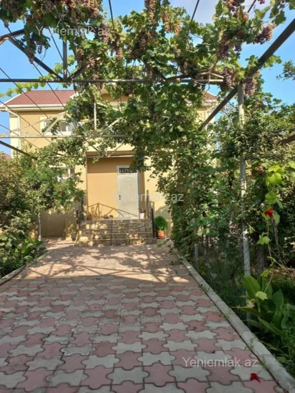 Satılır 3 otaqlı həyət evi 130 m²