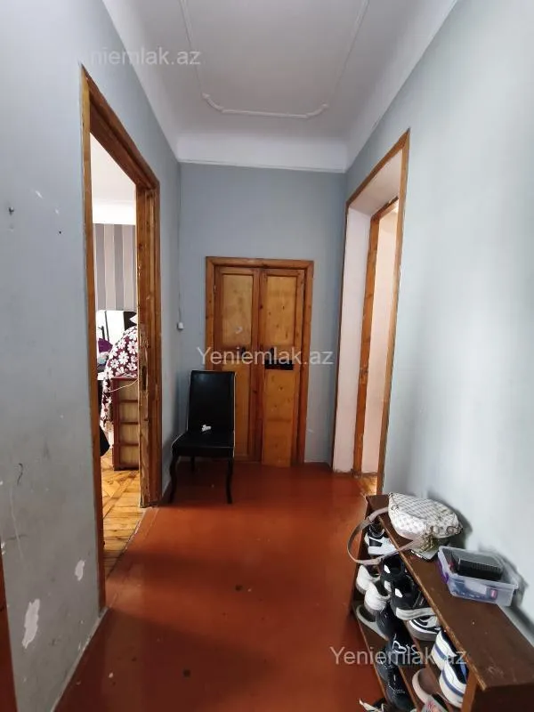 Satılır 2 otaqlı köhnə tikili 55 m²
