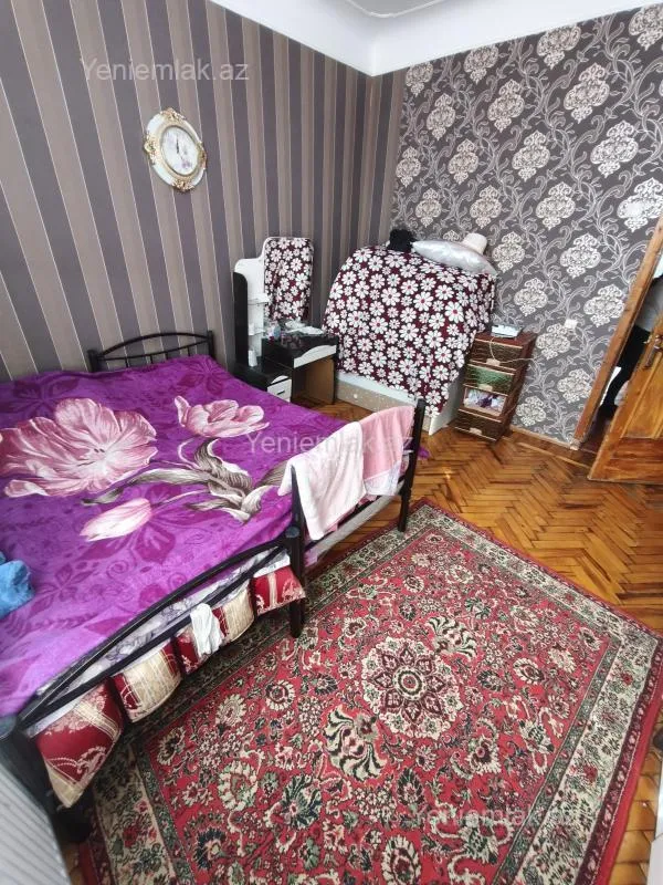 Satılır 2 otaqlı köhnə tikili 55 m²