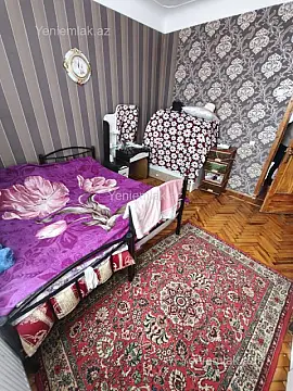 Satılır 2 otaqlı köhnə tikili 55 m²