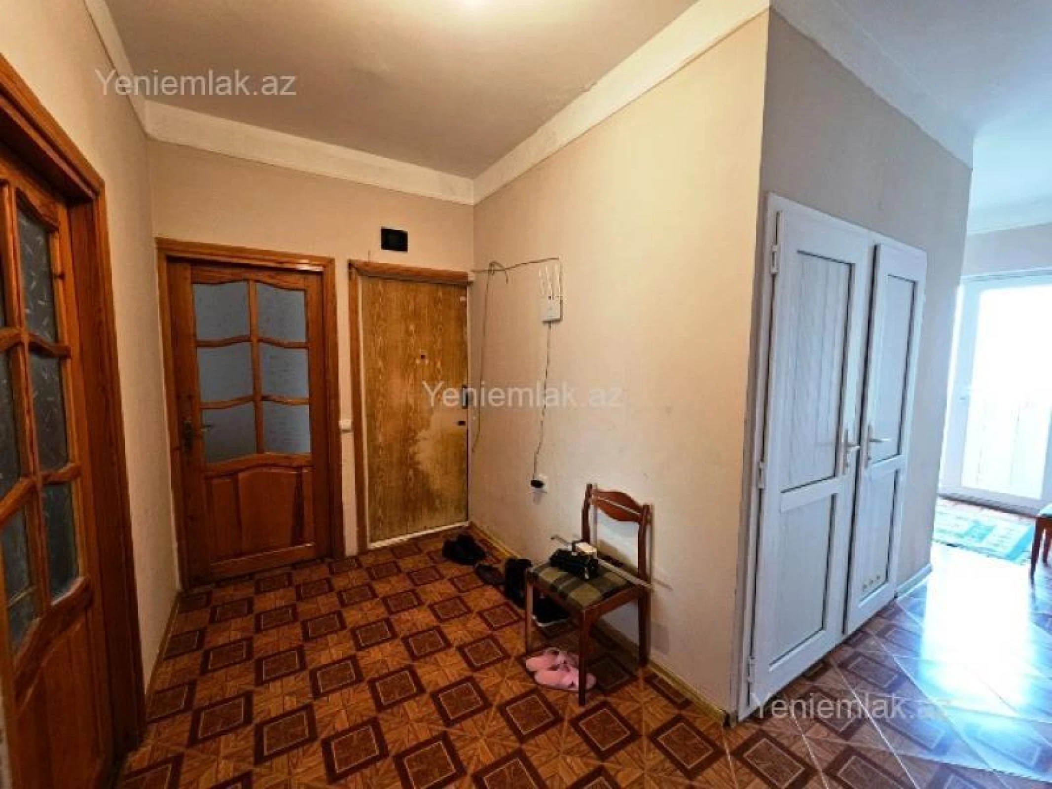 Satılır 4 otaqlı köhnə tikili 110 m²