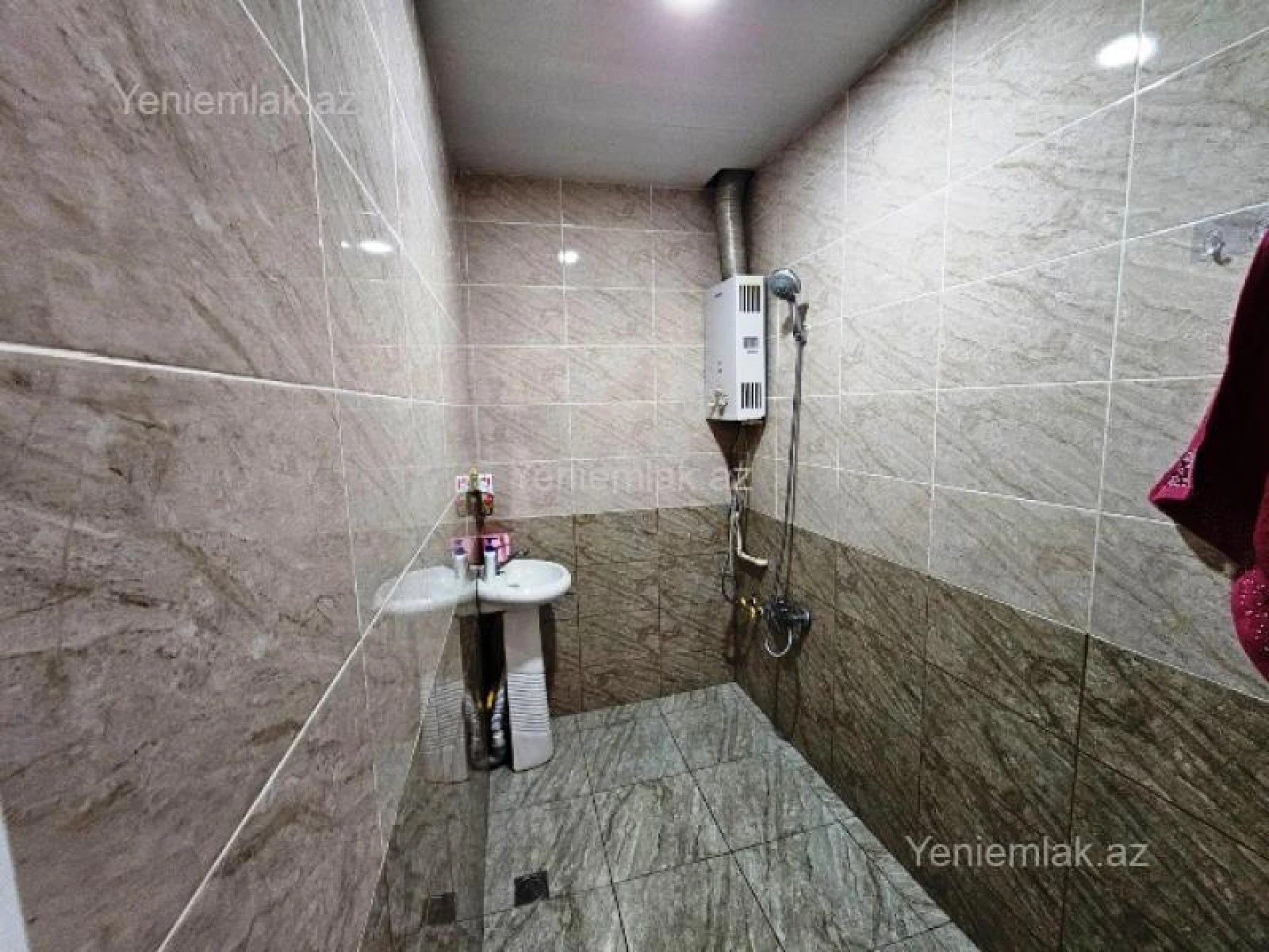Satılır 4 otaqlı köhnə tikili 110 m²