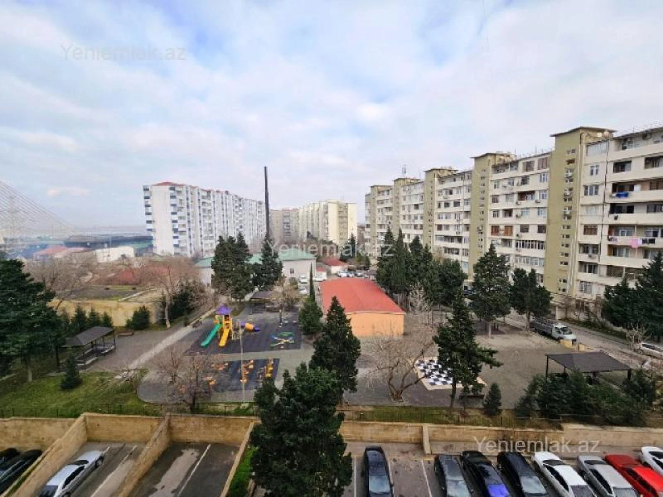 Satılır 4 otaqlı köhnə tikili 110 m²