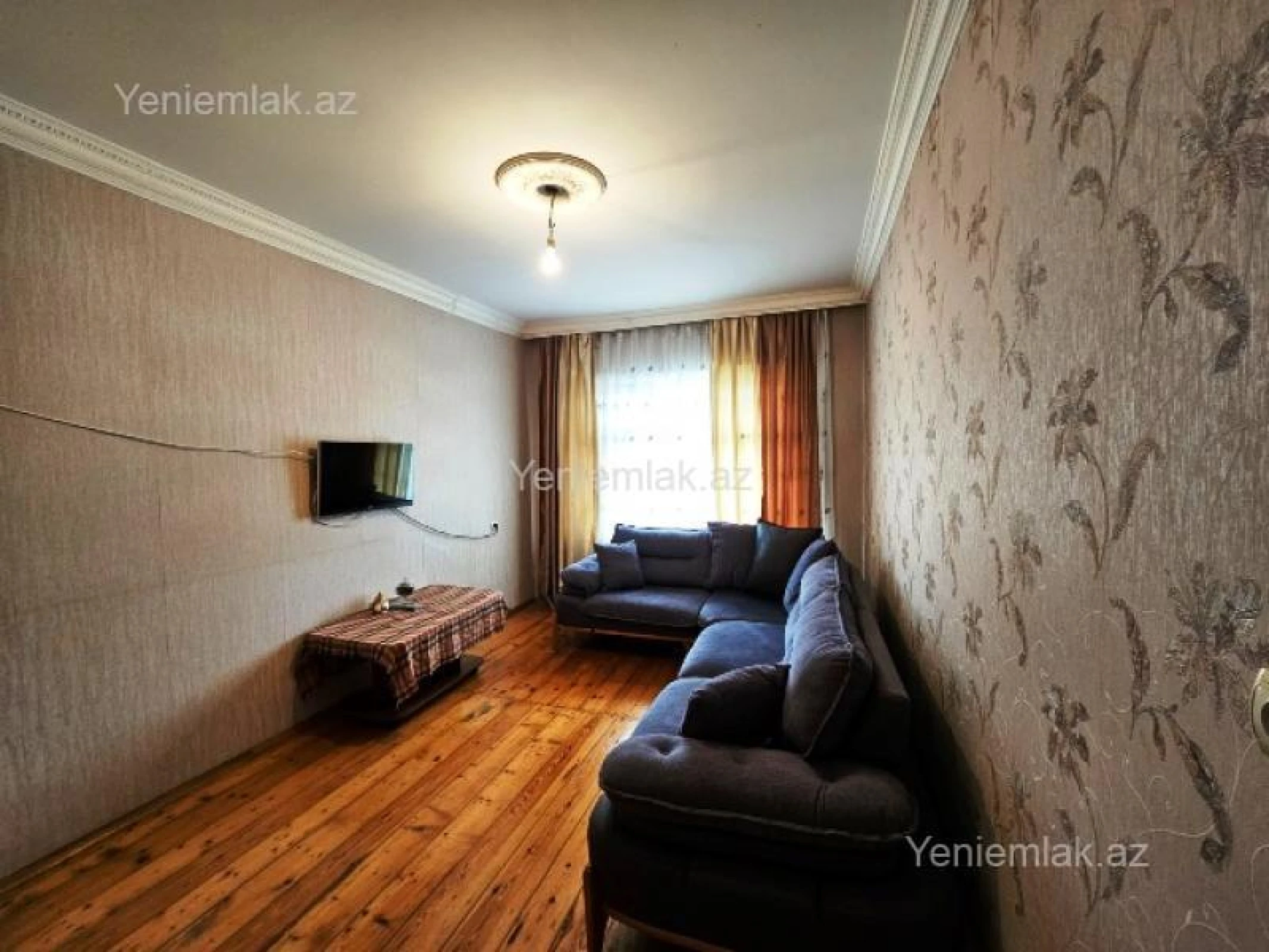 Satılır 4 otaqlı köhnə tikili 110 m²