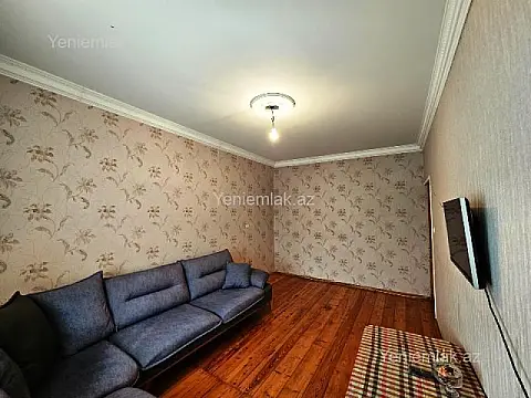 Satılır 4 otaqlı köhnə tikili 110 m²