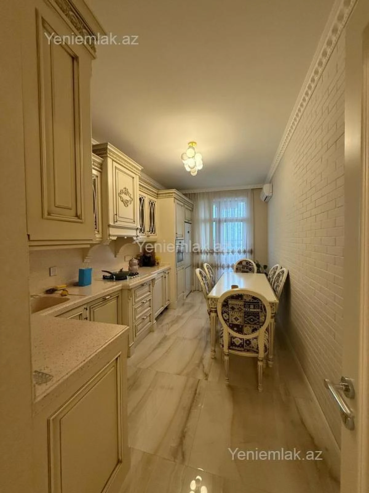 Satılır 3 otaqlı yeni tikili 125 m²