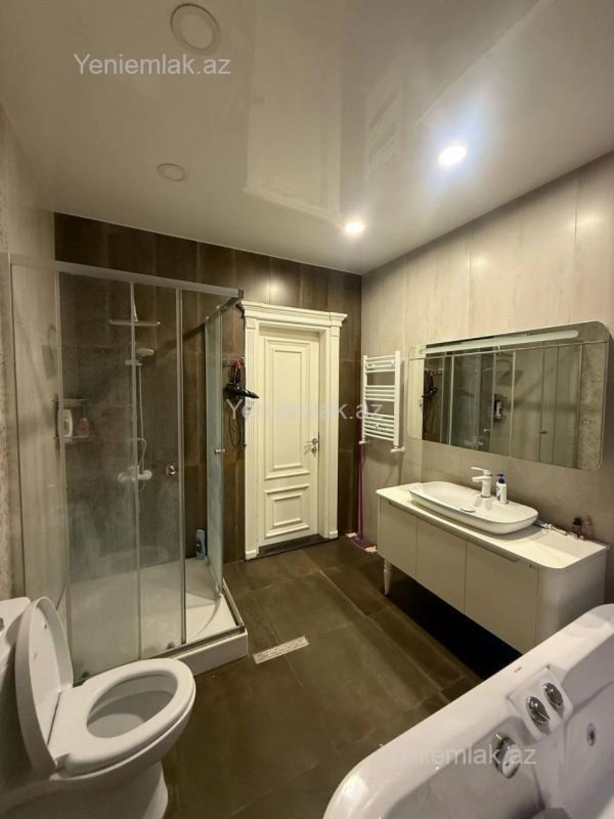 Satılır 3 otaqlı yeni tikili 125 m²