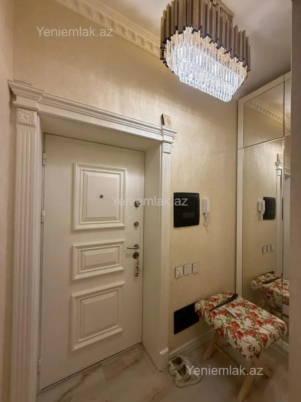 Satılır 3 otaqlı yeni tikili 125 m²