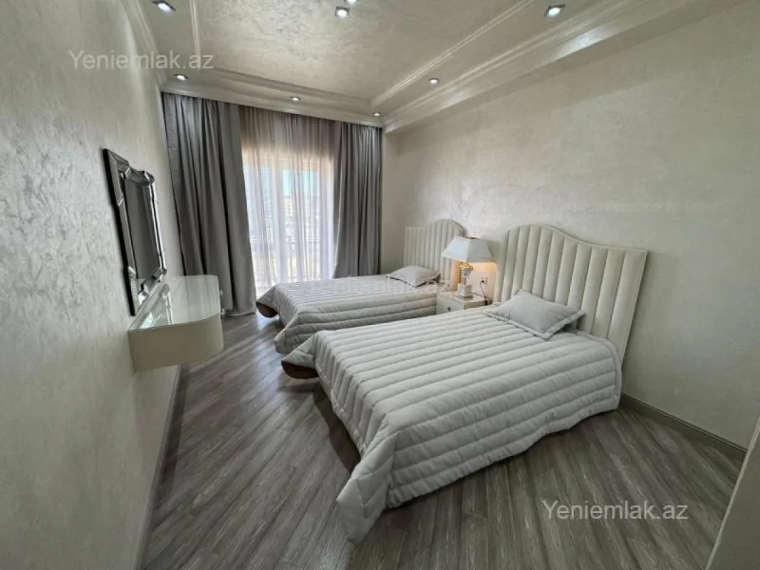 Satılır 3 otaqlı yeni tikili 145 m²