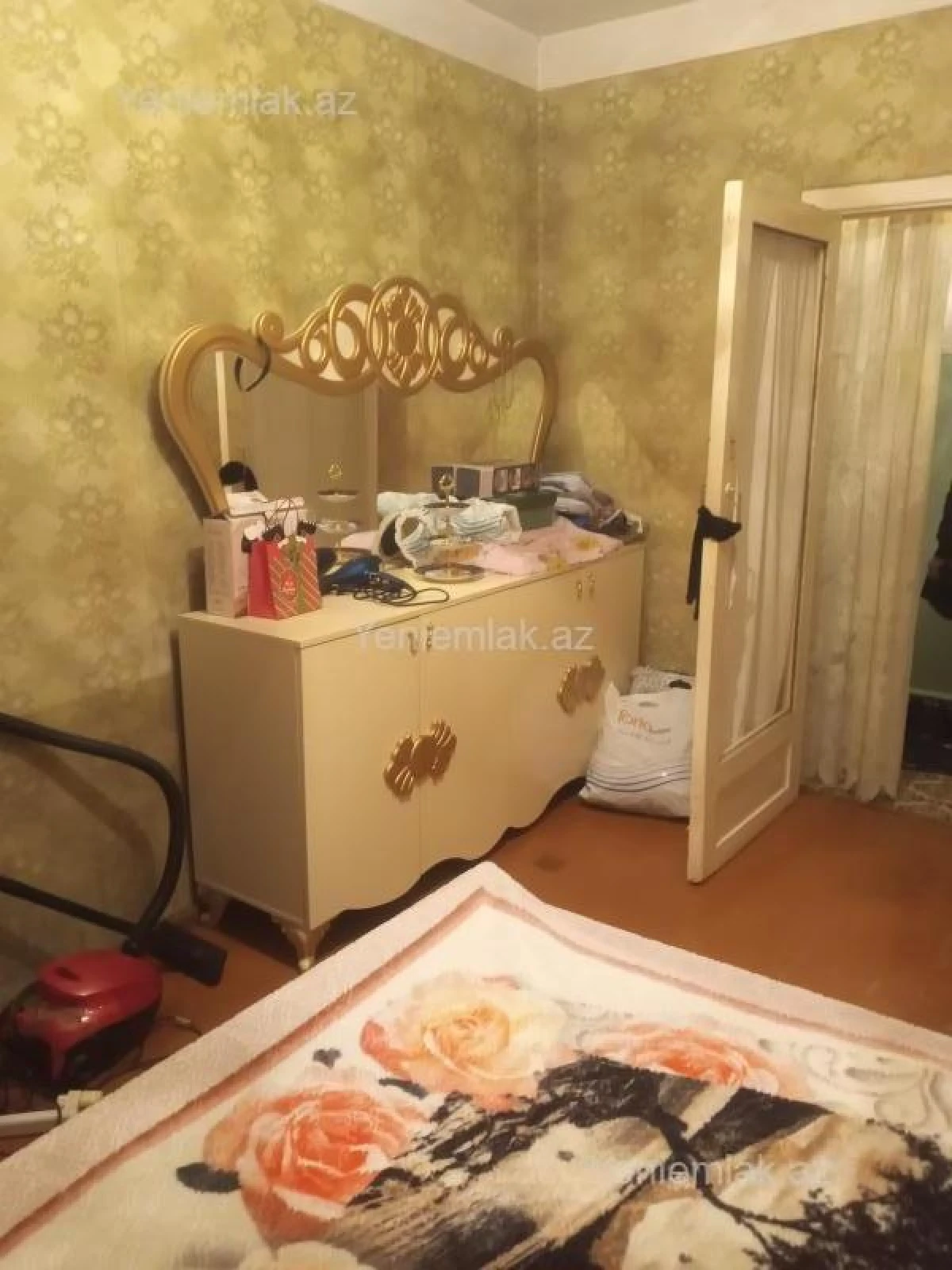 Satılır 3 otaqlı köhnə tikili 72 m²