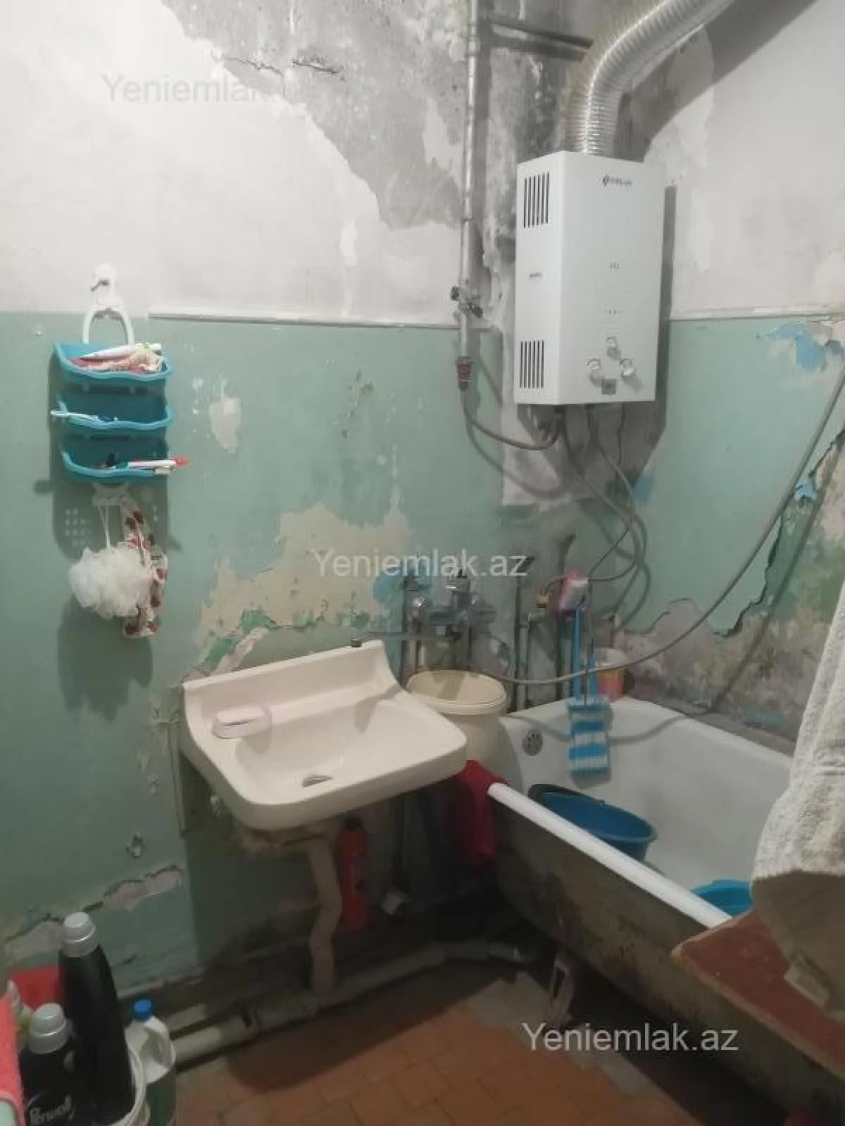 Satılır 3 otaqlı köhnə tikili 72 m²