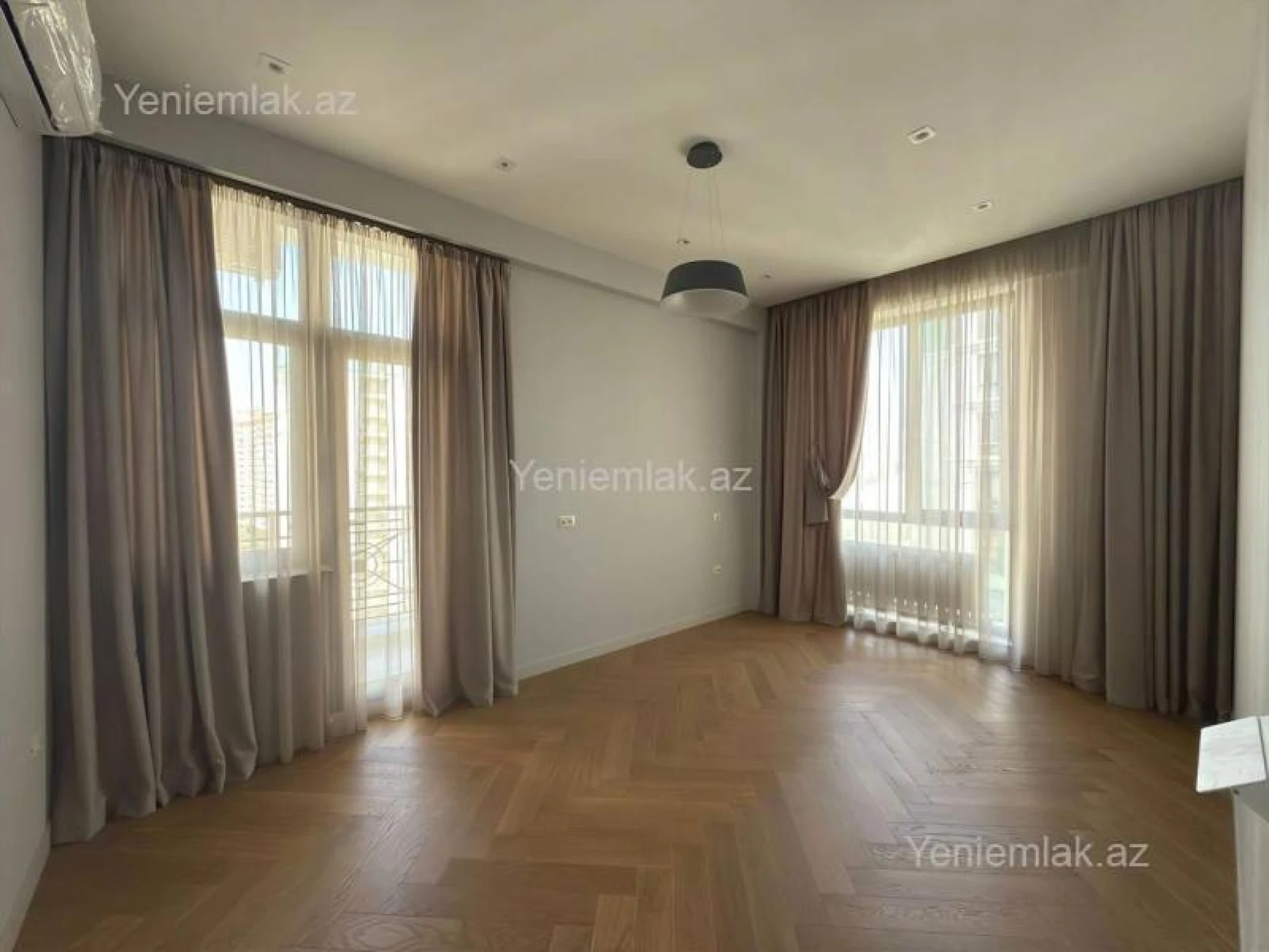 Satılır 3 otaqlı yeni tikili 140 m²