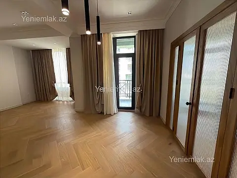 Satılır 3 otaqlı yeni tikili 140 m²