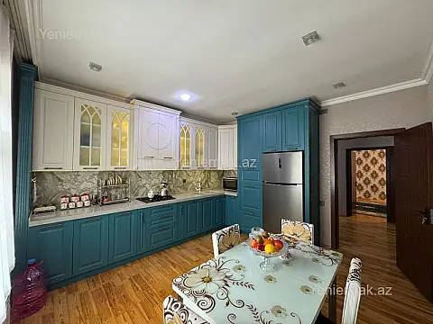 Satılır 6 otaqlı həyət evi 220 m²