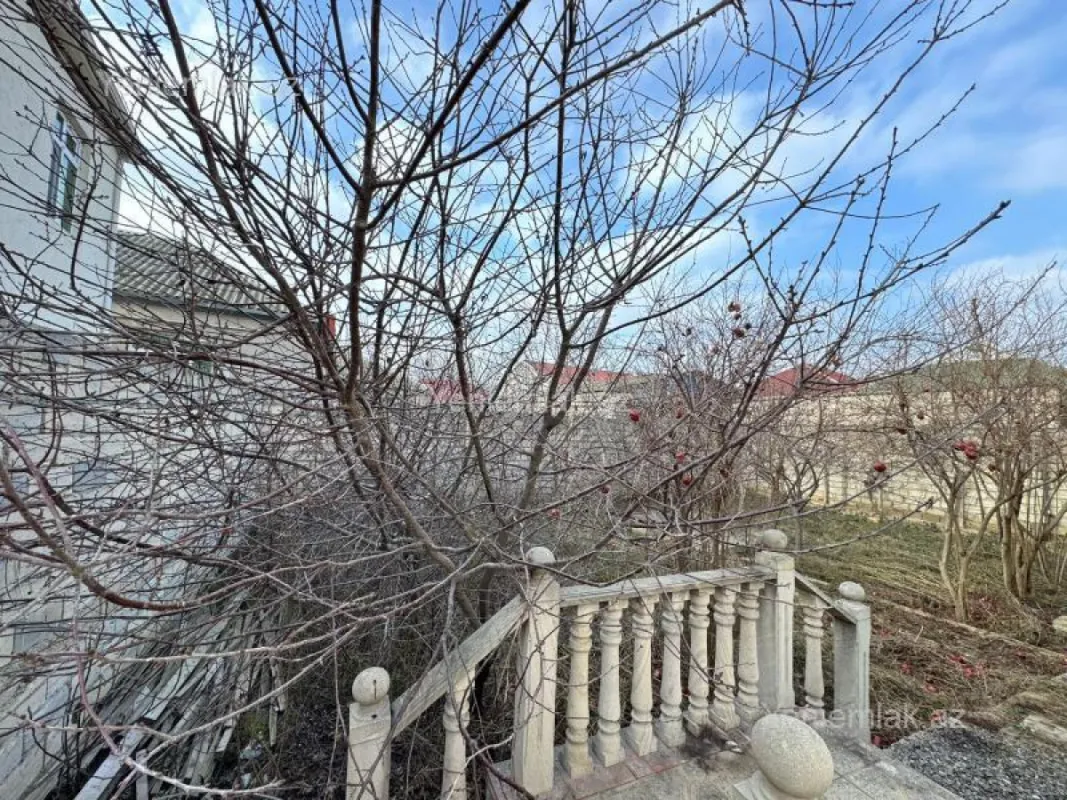 Satılır 6 otaqlı həyət evi 220 m²