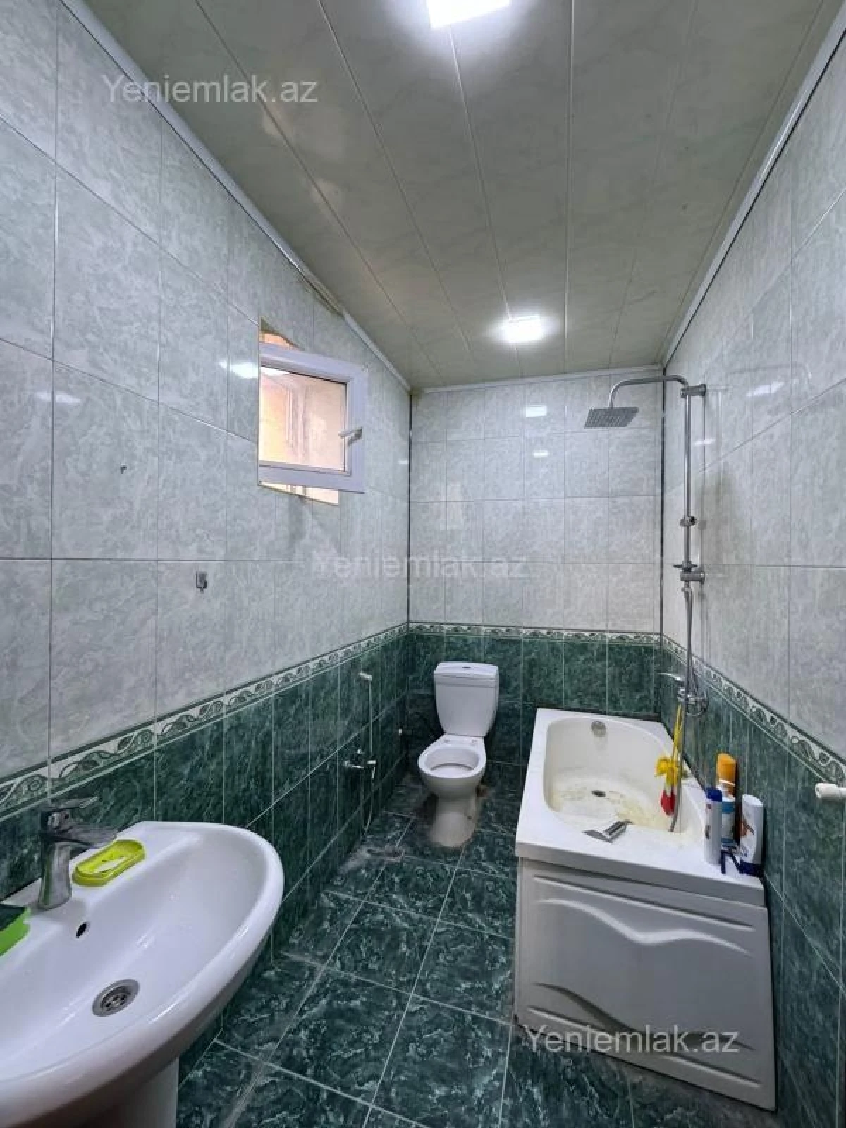 Satılır 6 otaqlı həyət evi 220 m²