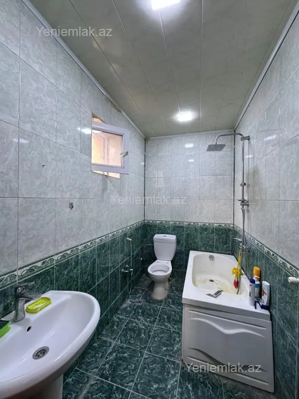 Satılır 6 otaqlı həyət evi 220 m²