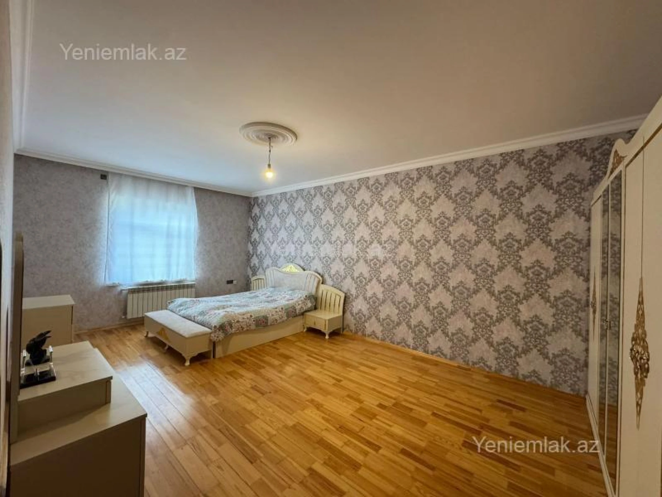 Satılır 6 otaqlı həyət evi 220 m²