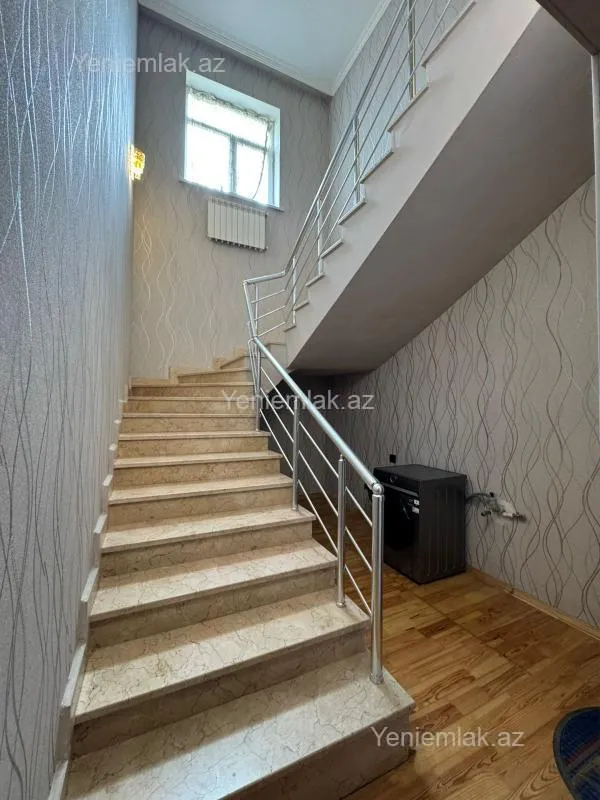 Satılır 6 otaqlı həyət evi 220 m²