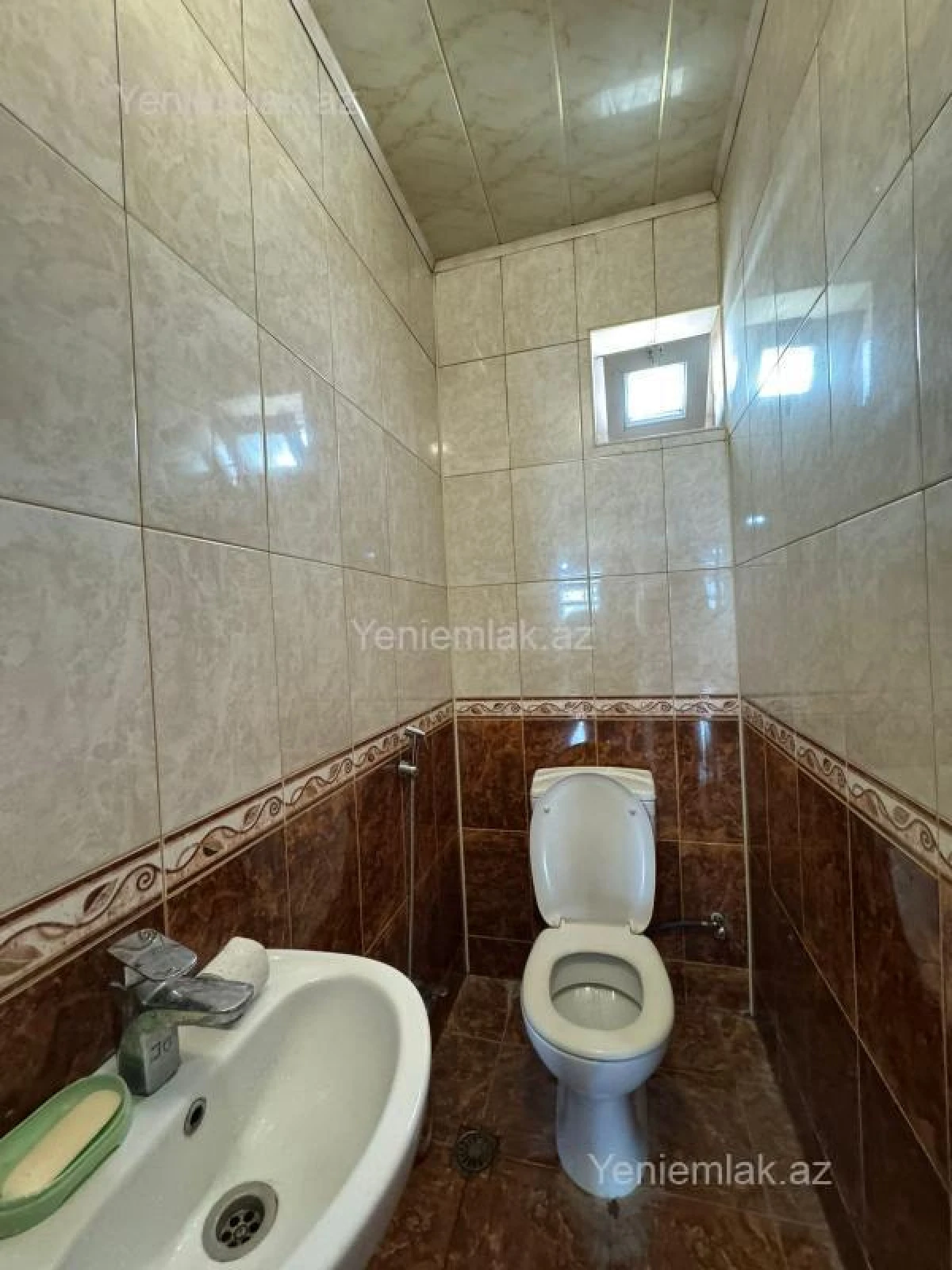 Satılır 6 otaqlı həyət evi 220 m²