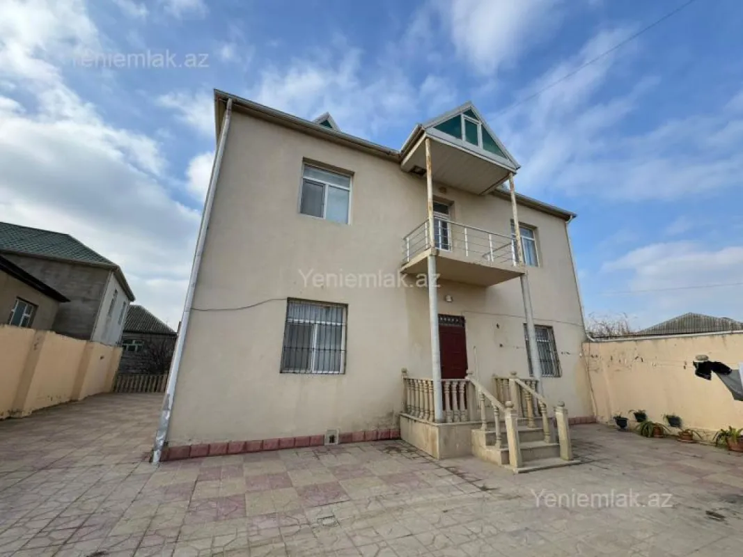 Satılır 6 otaqlı həyət evi 220 m²