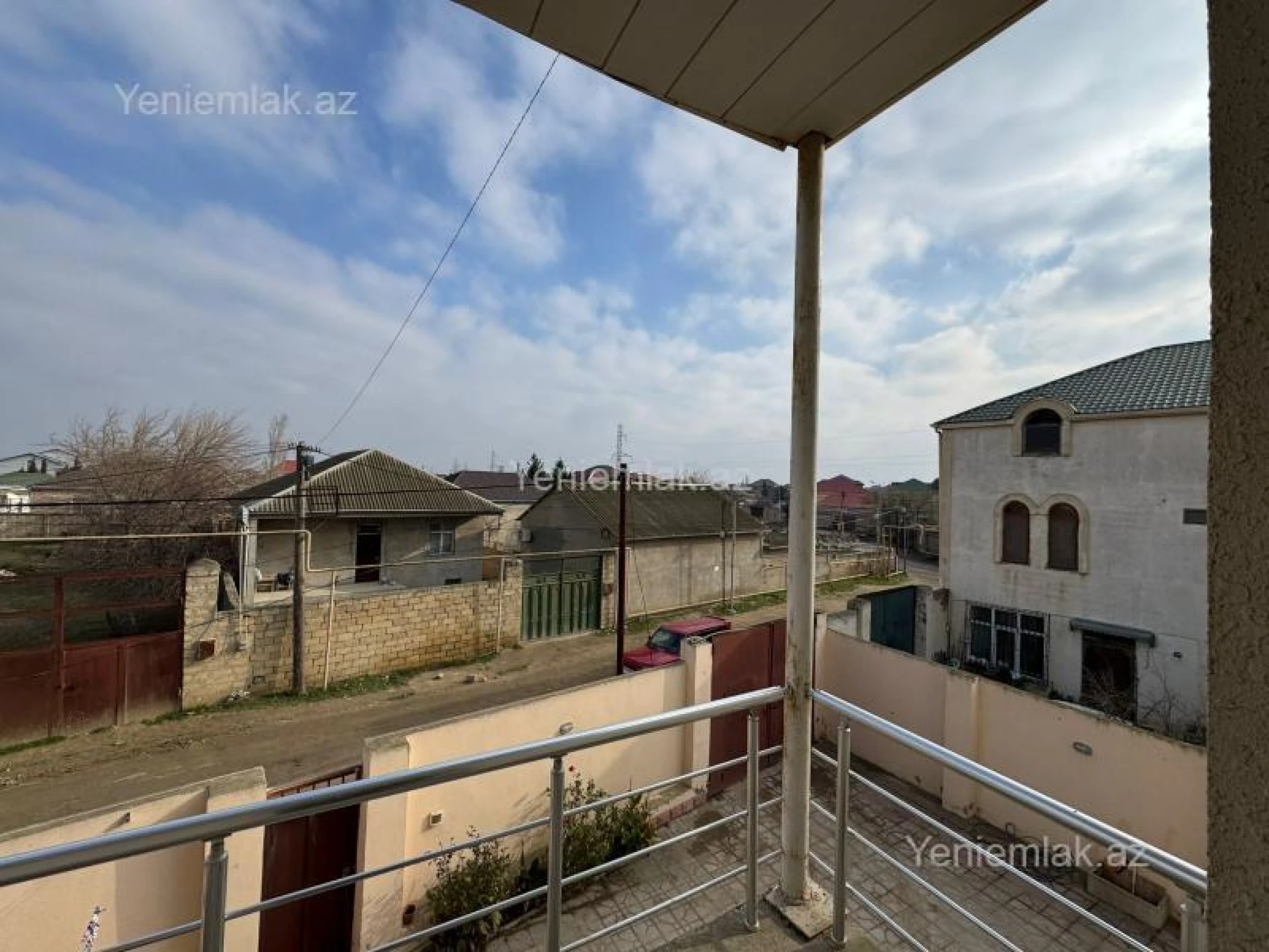 Satılır 6 otaqlı həyət evi 220 m²