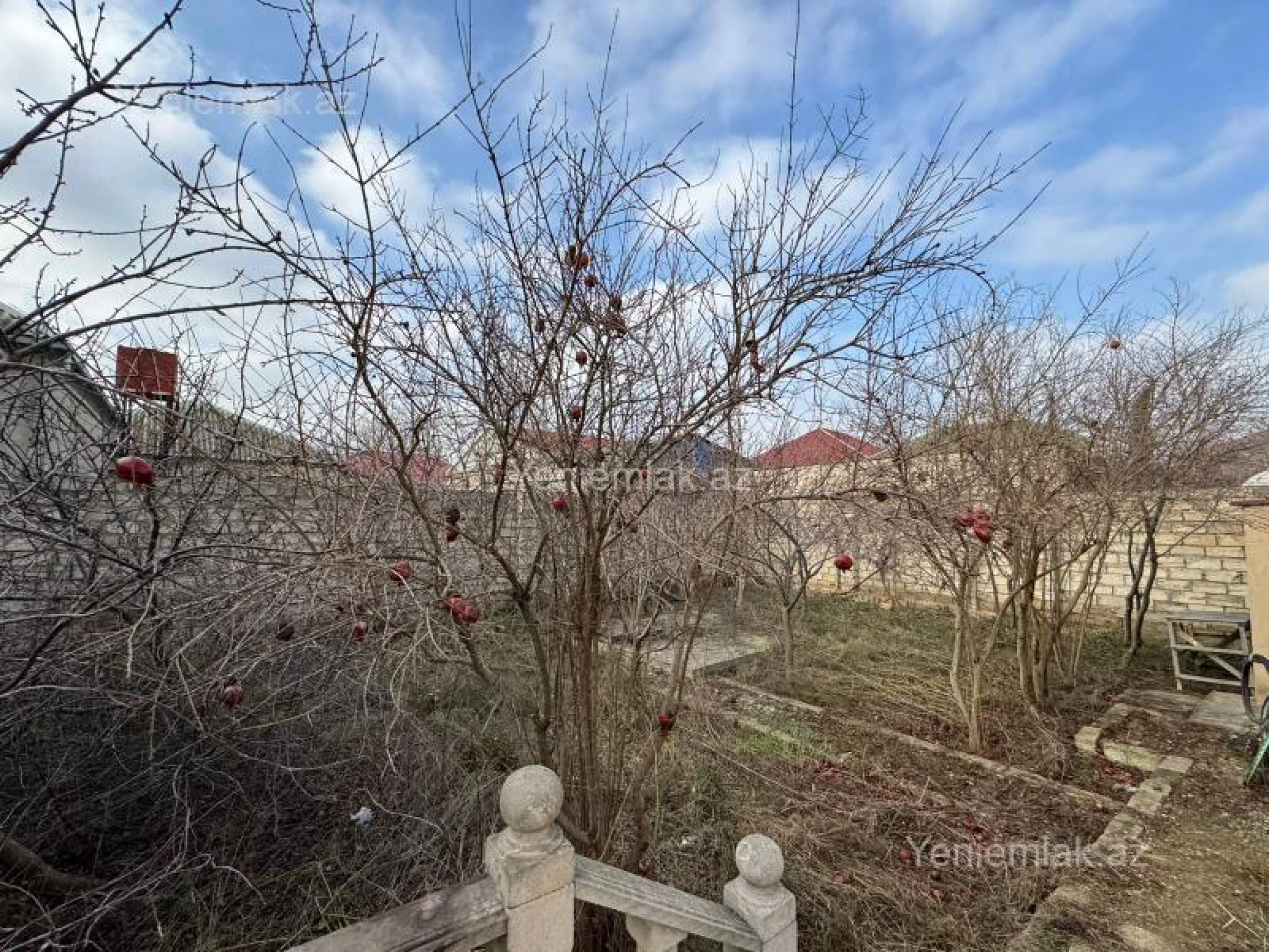 Satılır 6 otaqlı həyət evi 220 m²