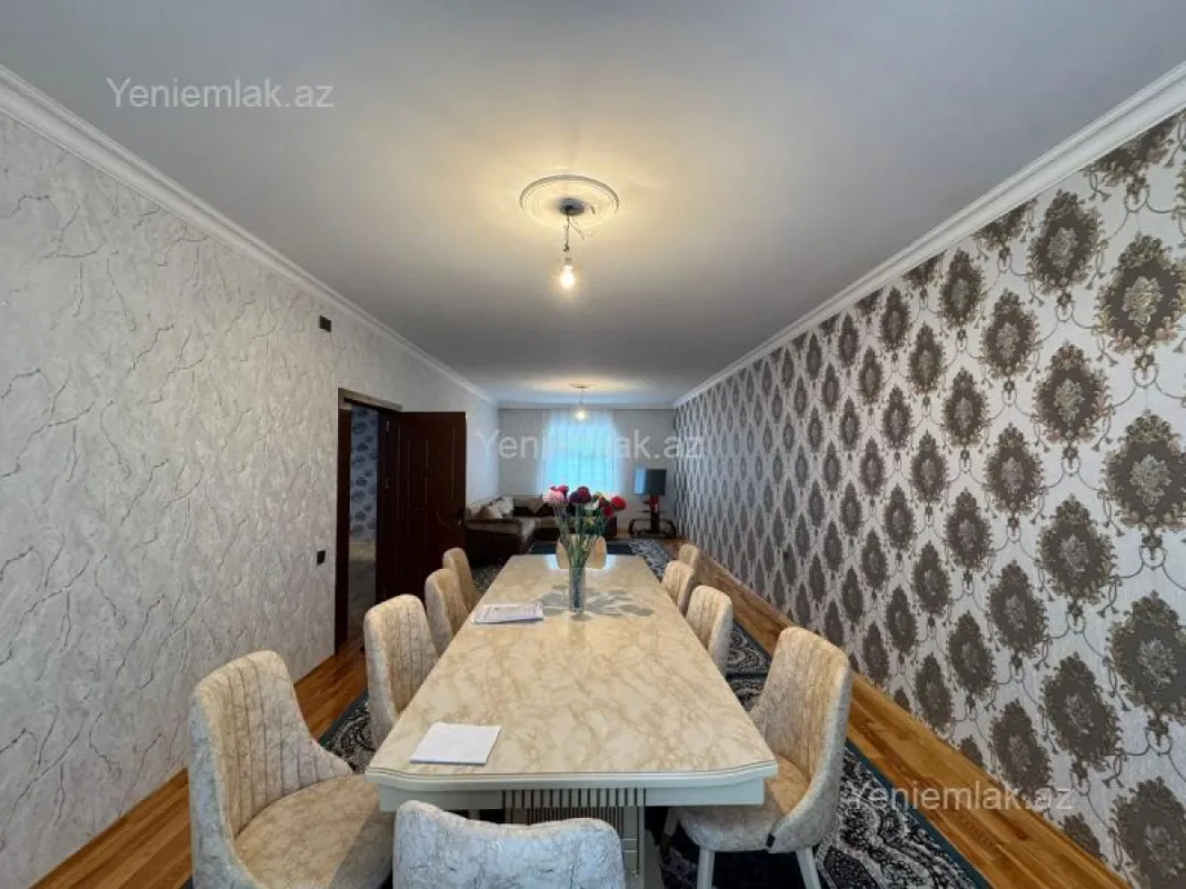 Satılır 6 otaqlı həyət evi 220 m²