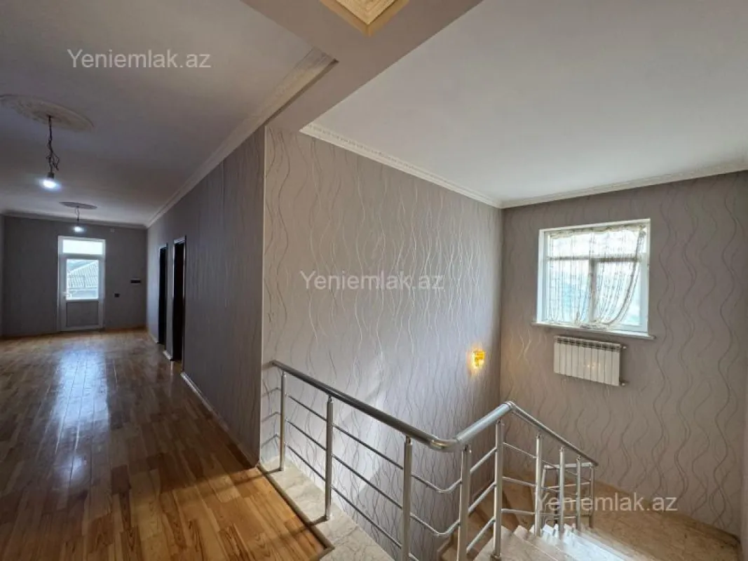 Satılır 6 otaqlı həyət evi 220 m²