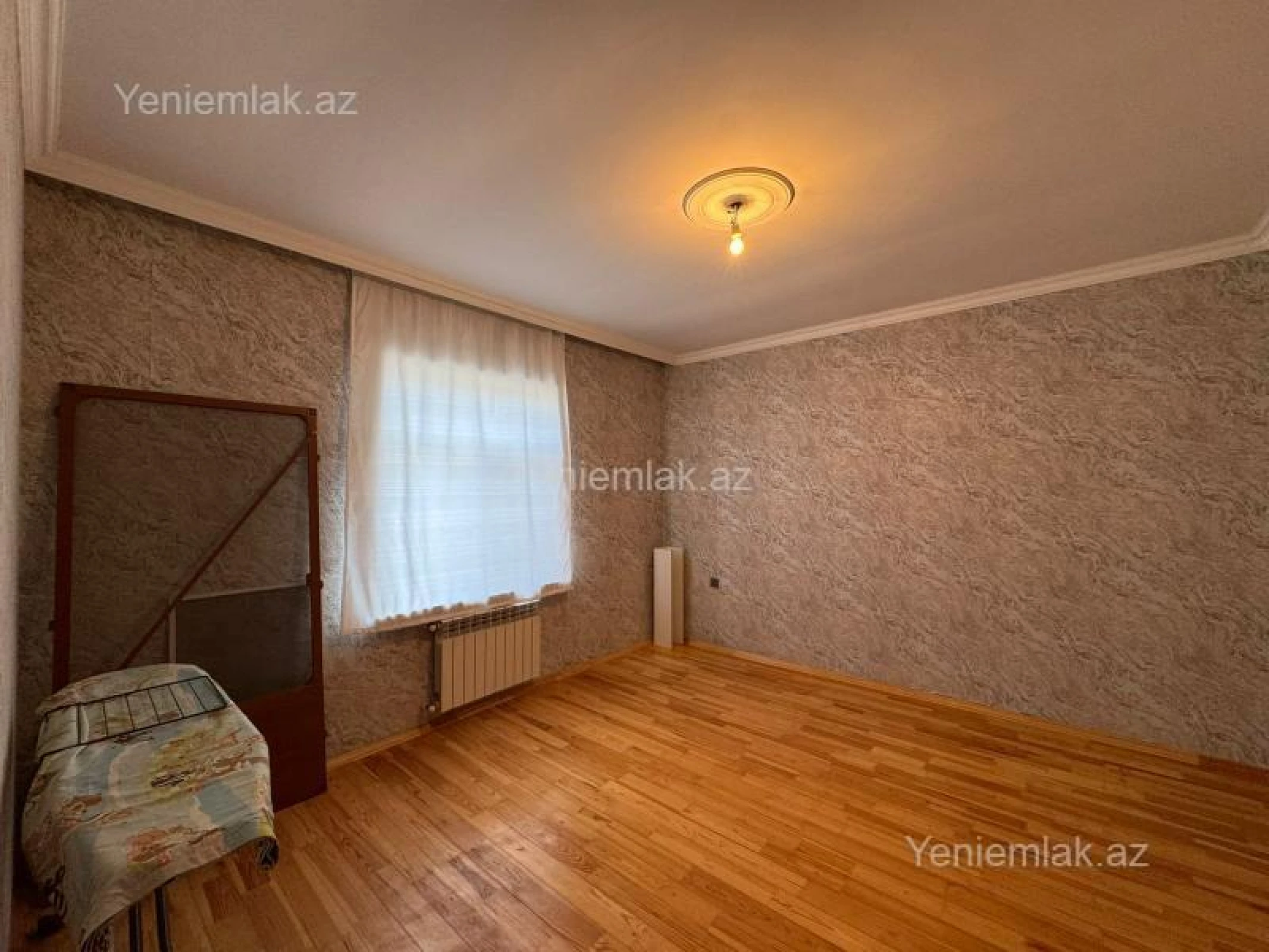 Satılır 6 otaqlı həyət evi 220 m²
