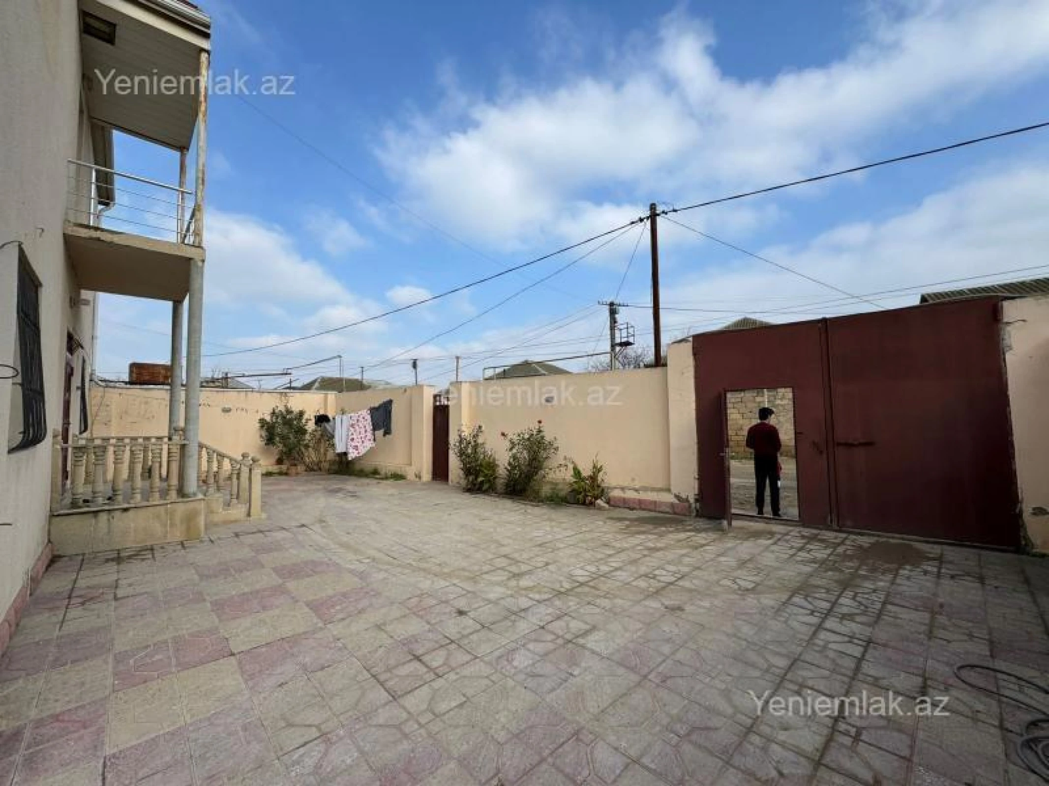 Satılır 6 otaqlı həyət evi 220 m²