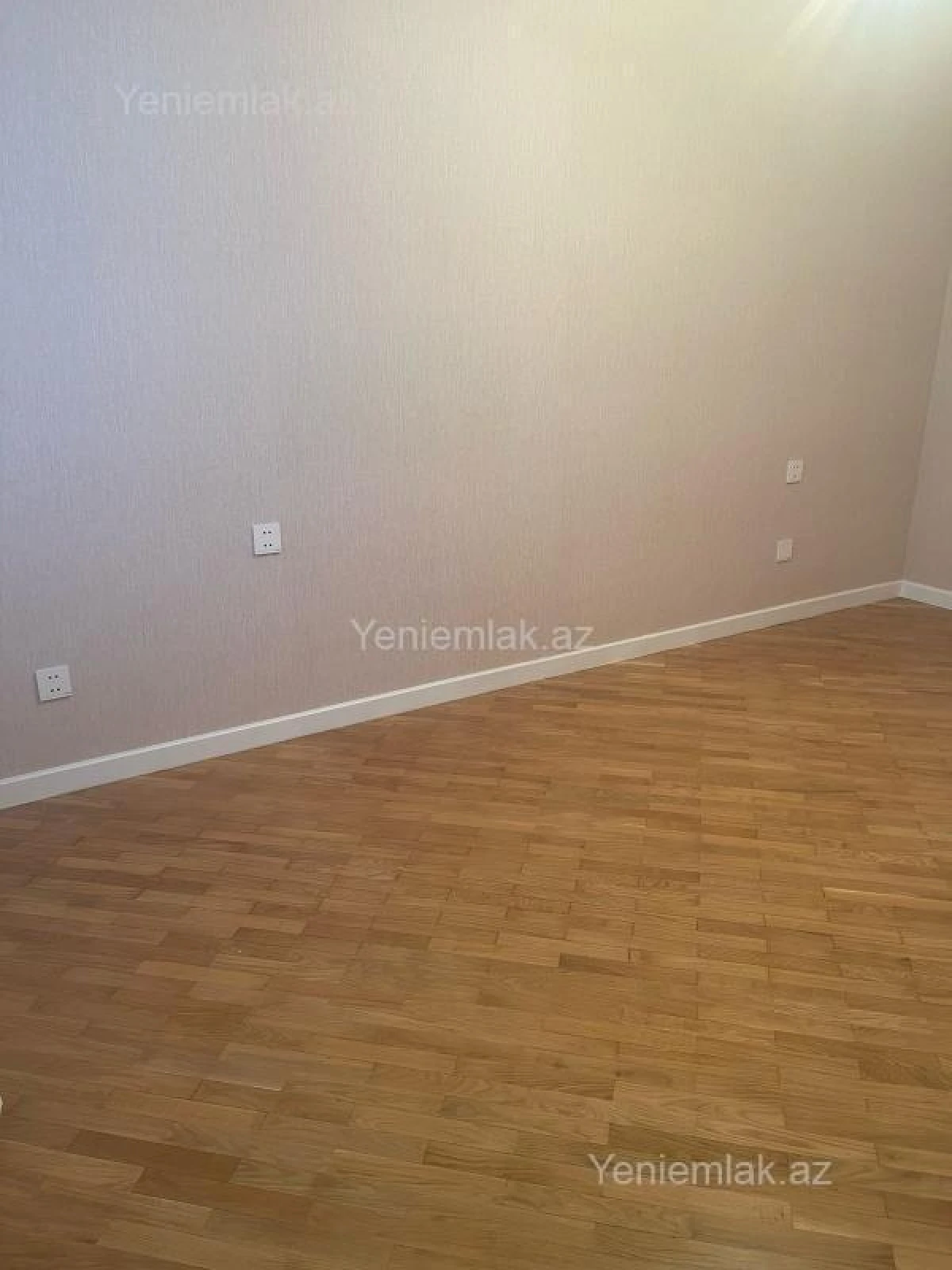Satılır 4 otaqlı köhnə tikili 168 m²