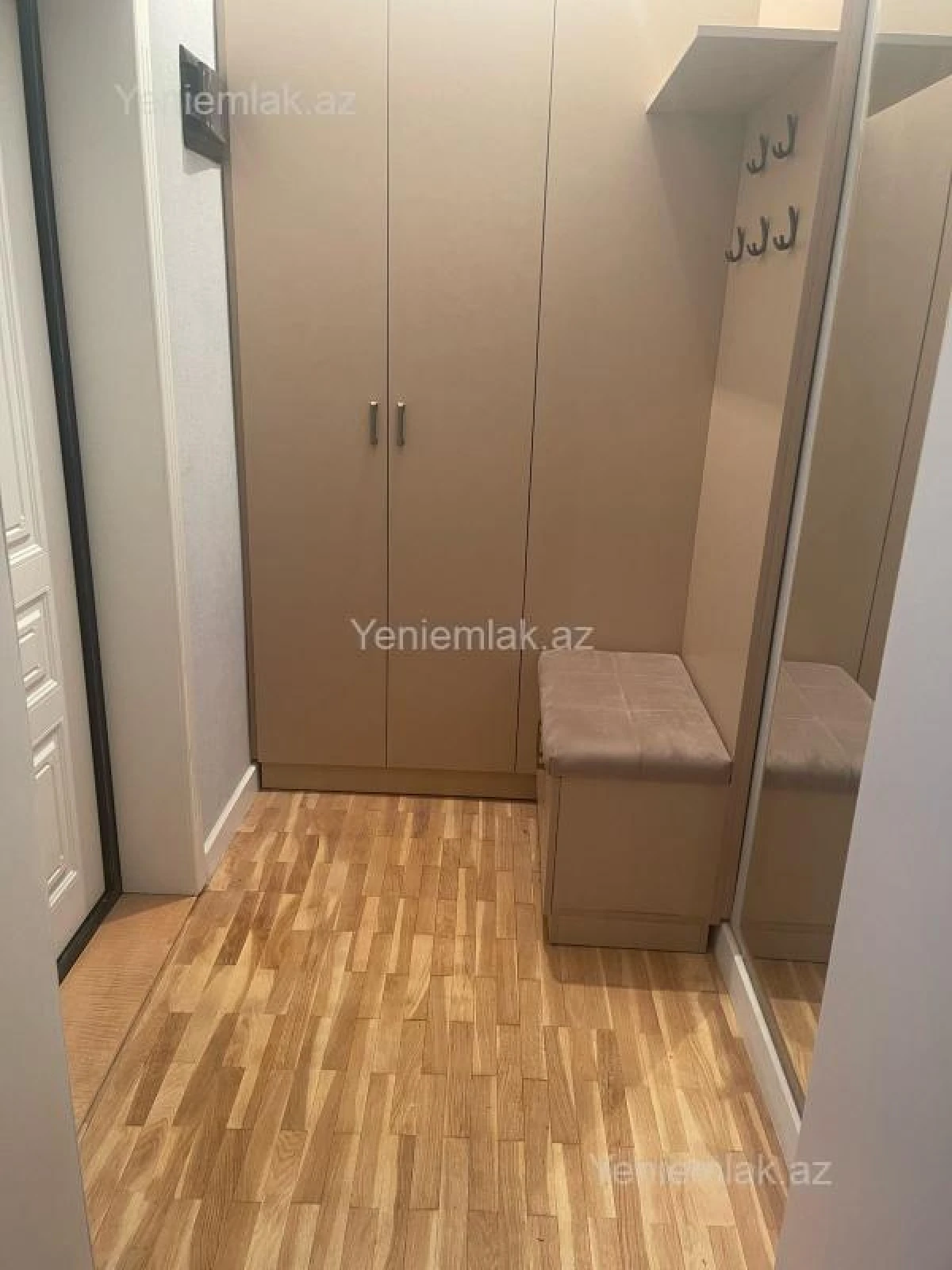 Satılır 4 otaqlı köhnə tikili 168 m²